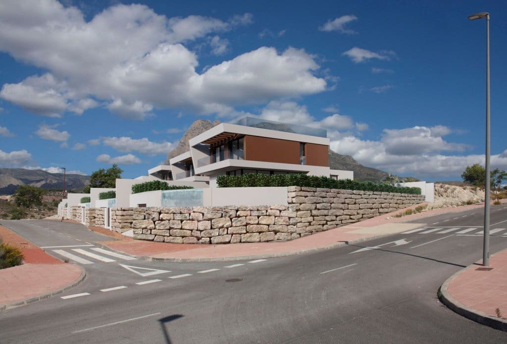 3 bedroom Villa for sale in Finestrat with pool - € 565,000 (Ref: 10043930)