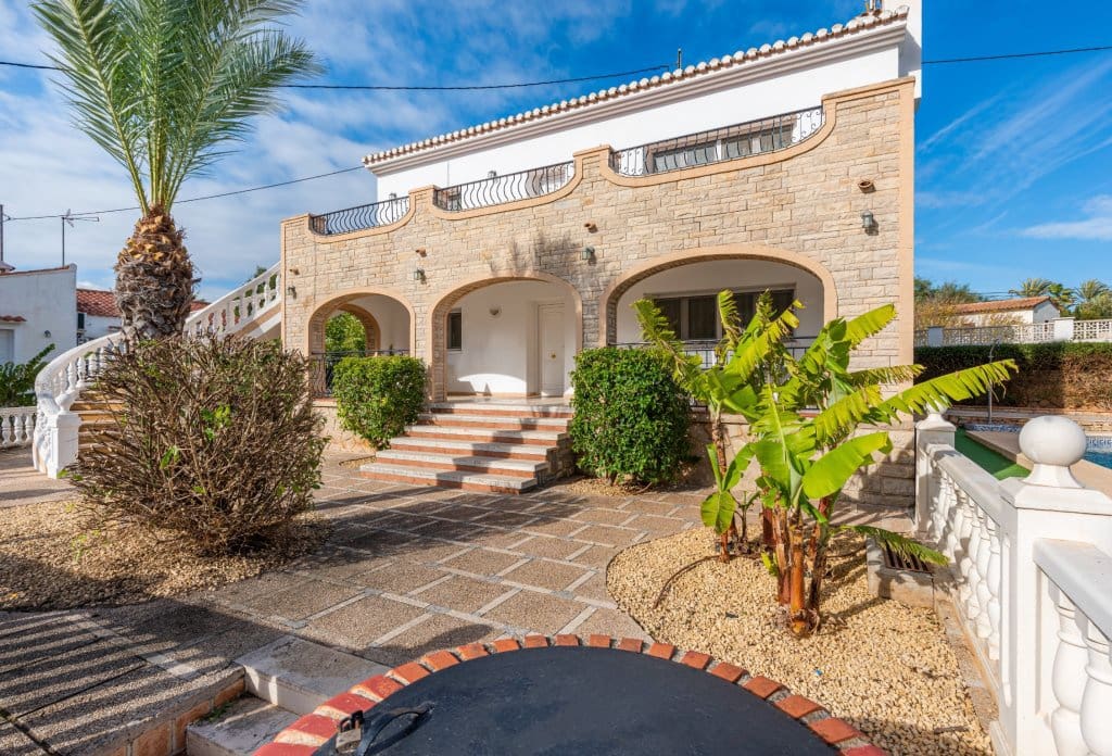 13 slaapkamer Villa te koop in Calpe / Calp met zwembad - € 2.125.000 (Ref: 10043933)
