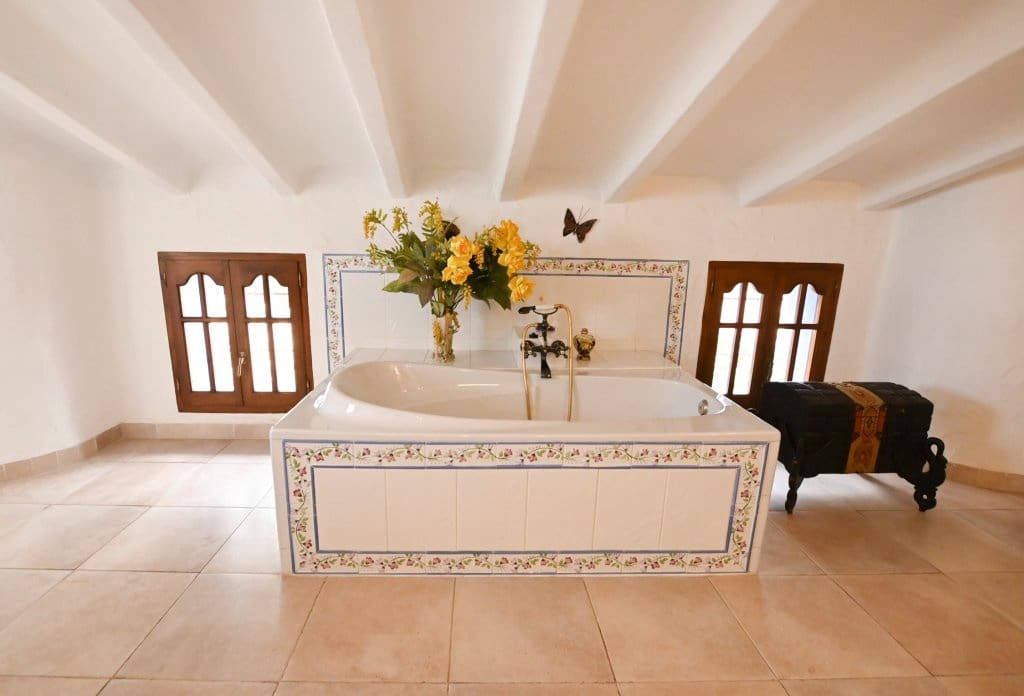 4 chambre Villa/Maison à vendre à Calpe / Calp avec piscine - 1 908 900 € (Ref: 10043944)