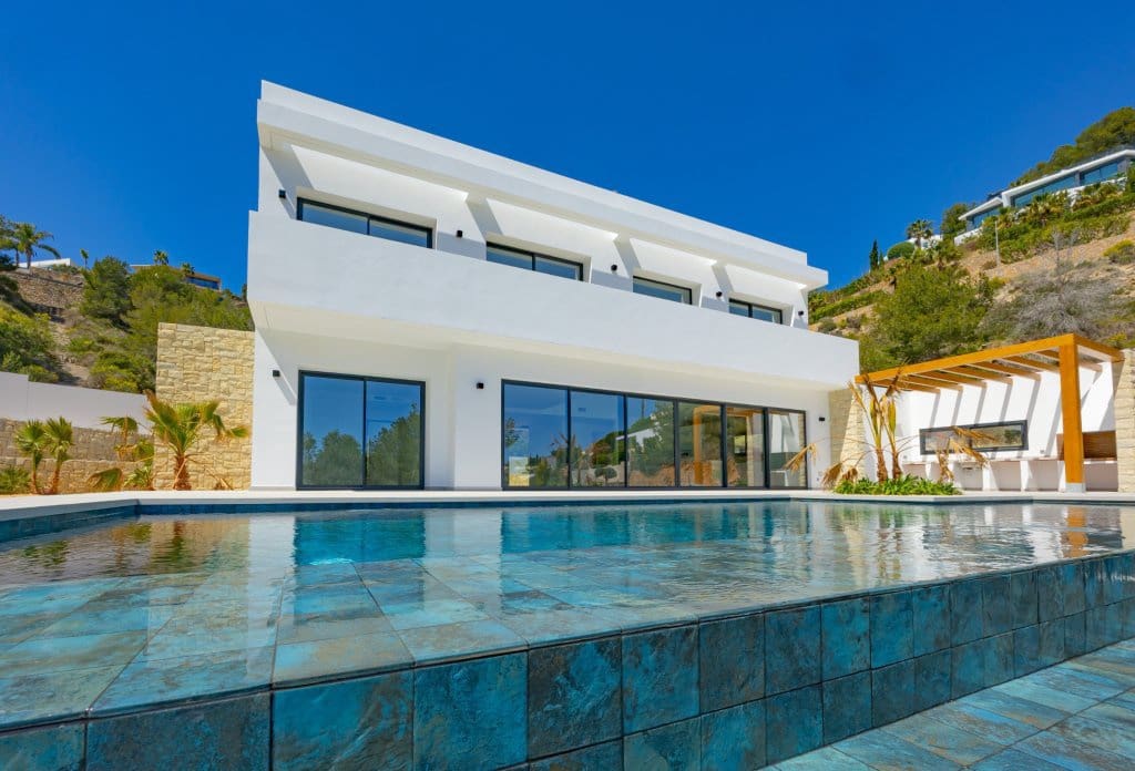 Chalet de 4 habitaciones en Benissa en venta con piscina - 1.700.000 € (Ref: 10043950)