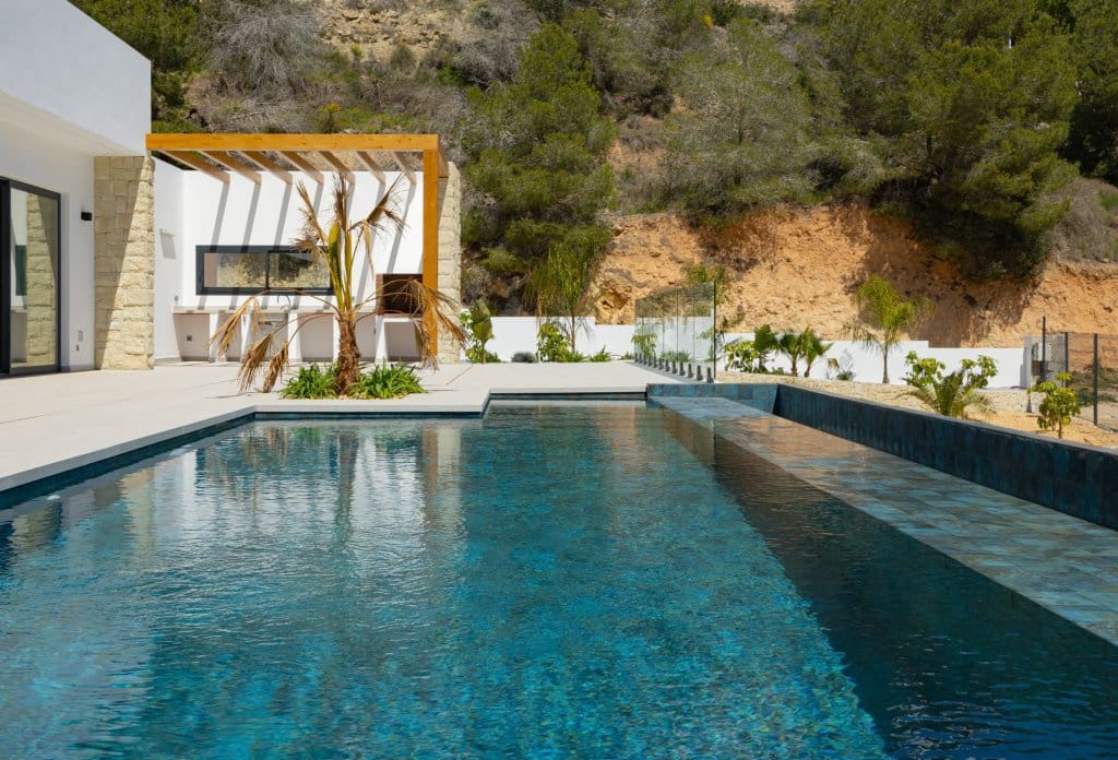 Chalet de 4 habitaciones en Benissa en venta con piscina - 1.700.000 € (Ref: 10043950)