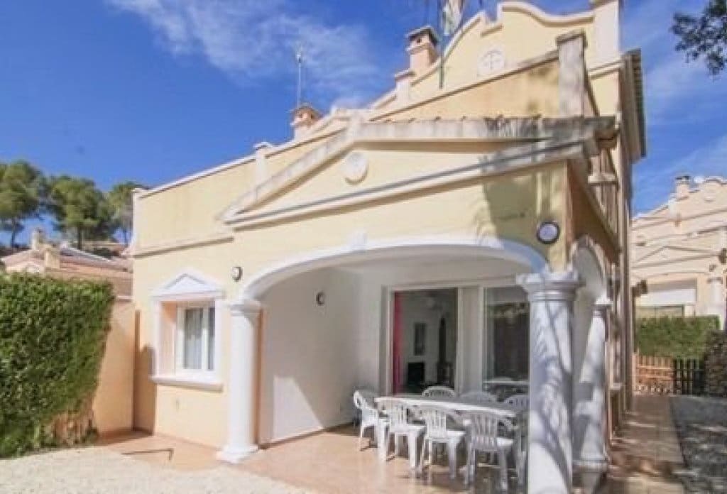 3 bedroom Bungalow for sale in Calpe / Calp with pool - € 460,000 (Ref: 10043951)