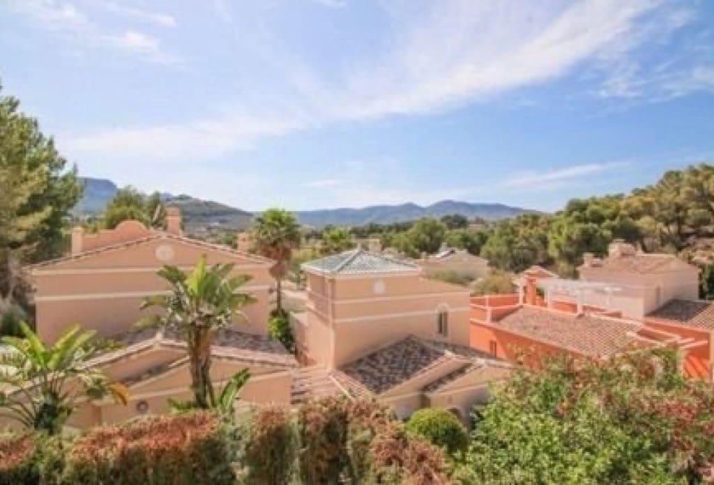 3 bedroom Bungalow for sale in Calpe / Calp with pool - € 460,000 (Ref: 10043951)