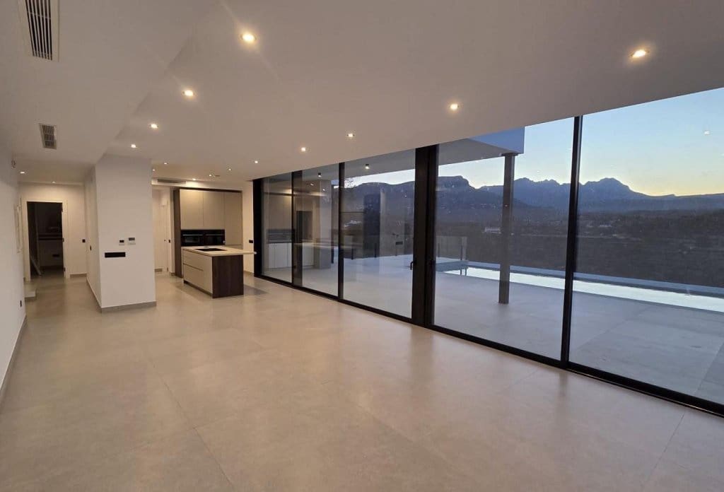 3 makuuhuone Huvila myytävänä paikassa Calpe / Calp mukana uima-altaan - 1 135 000 € (Ref: 10043952)