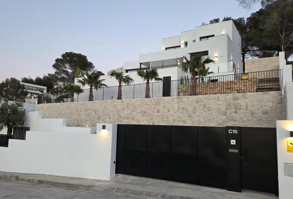3 makuuhuone Huvila myytävänä paikassa Calpe / Calp mukana uima-altaan - 1 135 000 € (Ref: 10043952)