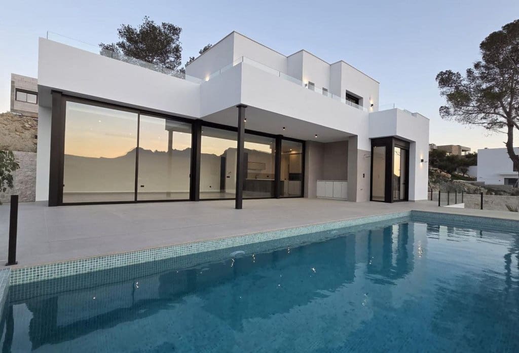 3 makuuhuone Huvila myytävänä paikassa Calpe / Calp mukana uima-altaan - 1 135 000 € (Ref: 10043952)