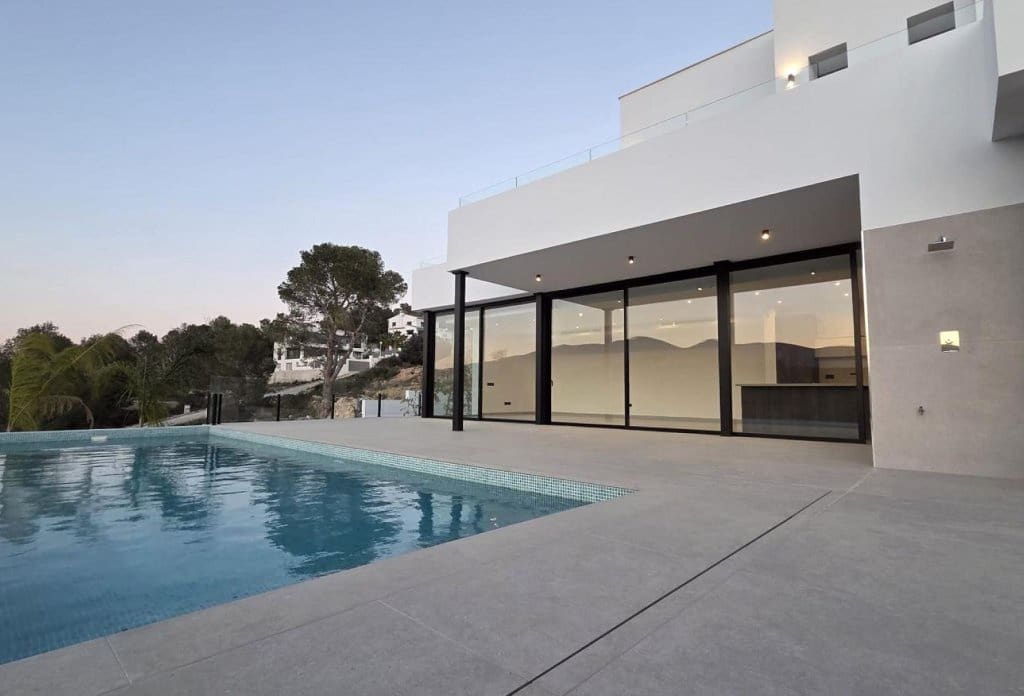 3 makuuhuone Huvila myytävänä paikassa Calpe / Calp mukana uima-altaan - 1 135 000 € (Ref: 10043952)