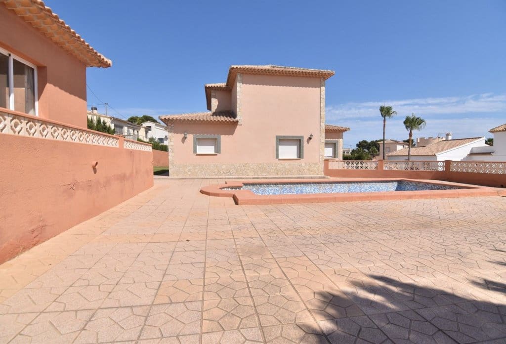5 Zimmer Villa zu verkaufen in Calpe / Calp mit Pool - 720.000 € (Ref: 10043955)