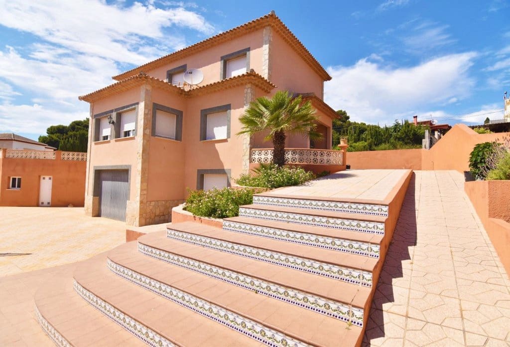 5 Zimmer Villa zu verkaufen in Calpe / Calp mit Pool - 720.000 € (Ref: 10043955)