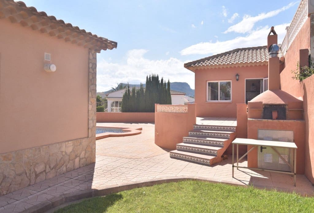 5 Zimmer Villa zu verkaufen in Calpe / Calp mit Pool - 720.000 € (Ref: 10043955)