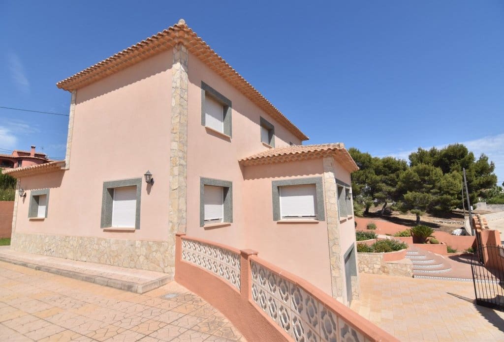 5 Zimmer Villa zu verkaufen in Calpe / Calp mit Pool - 720.000 € (Ref: 10043955)