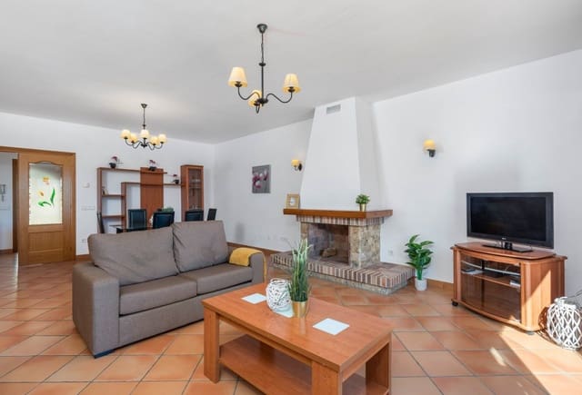 4 sovrum Villa till salu i Oltamar - Cucarres, Calpe / Calp med pool - 665 000 € (Ref: 10043958)