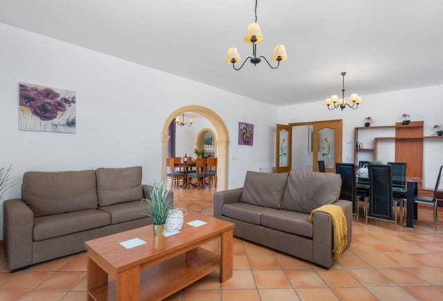 4 sovrum Villa till salu i Oltamar - Cucarres, Calpe / Calp med pool - 665 000 € (Ref: 10043958)