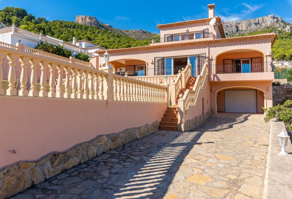 4 sovrum Villa till salu i Calpe / Calp med pool - 665 000 € (Ref: 10043958)