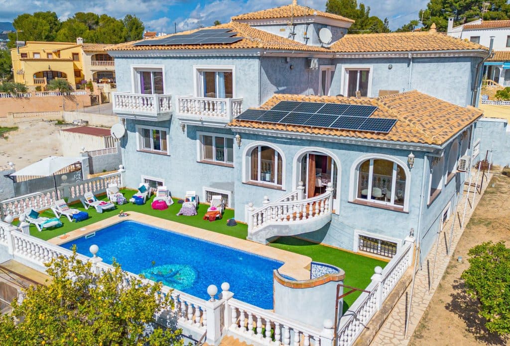 8 makuuhuone Huvila myytävänä paikassa Calpe / Calp mukana uima-altaan - 850 000 € (Ref: 10043959)