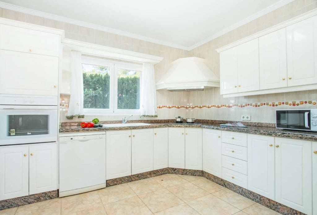 12 makuuhuone Huvila myytävänä paikassa Calpe / Calp mukana uima-altaan - 1 260 000 € (Ref: 10043960)