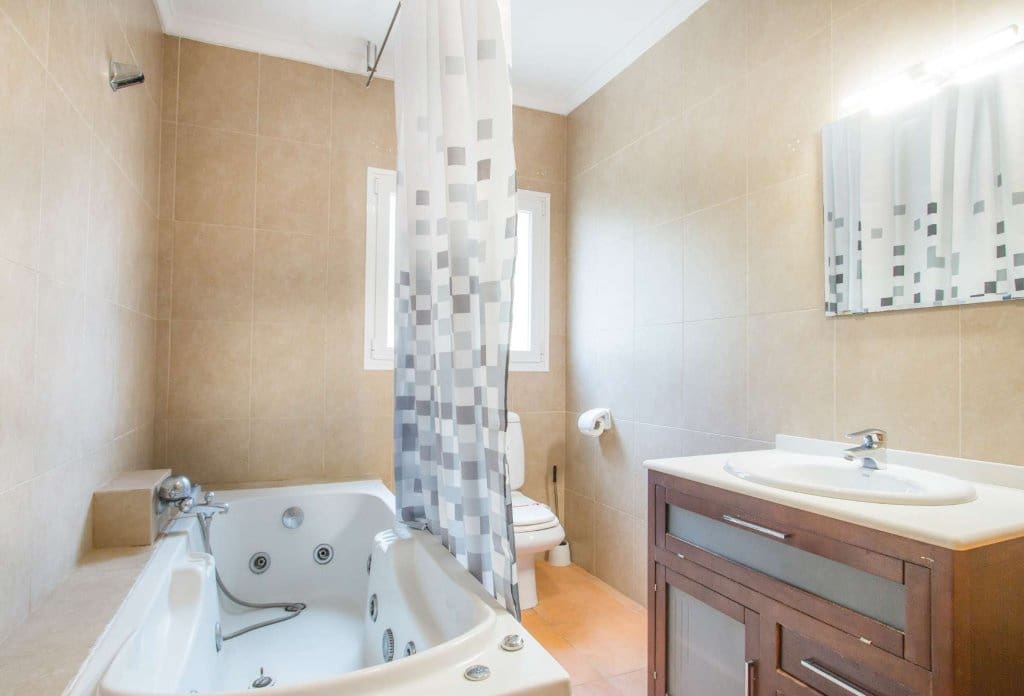 12 makuuhuone Huvila myytävänä paikassa Calpe / Calp mukana uima-altaan - 1 260 000 € (Ref: 10043960)
