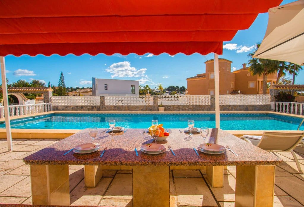 12 makuuhuone Huvila myytävänä paikassa Calpe / Calp mukana uima-altaan - 1 260 000 € (Ref: 10043960)