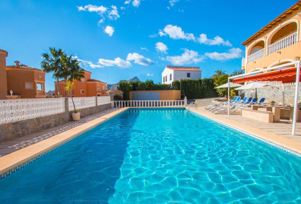 12 makuuhuone Huvila myytävänä paikassa Calpe / Calp mukana uima-altaan - 1 260 000 € (Ref: 10043960)