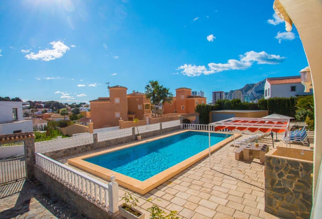 12 makuuhuone Huvila myytävänä paikassa Calpe / Calp mukana uima-altaan - 1 260 000 € (Ref: 10043960)