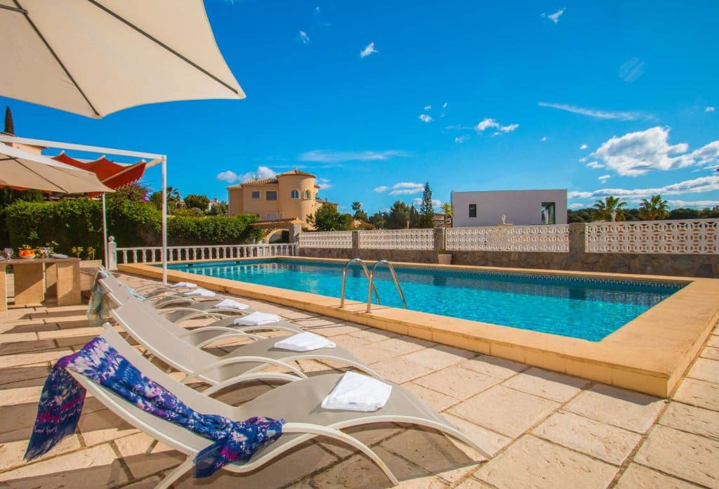 12 makuuhuone Huvila myytävänä paikassa Calpe / Calp mukana uima-altaan - 1 260 000 € (Ref: 10043960)