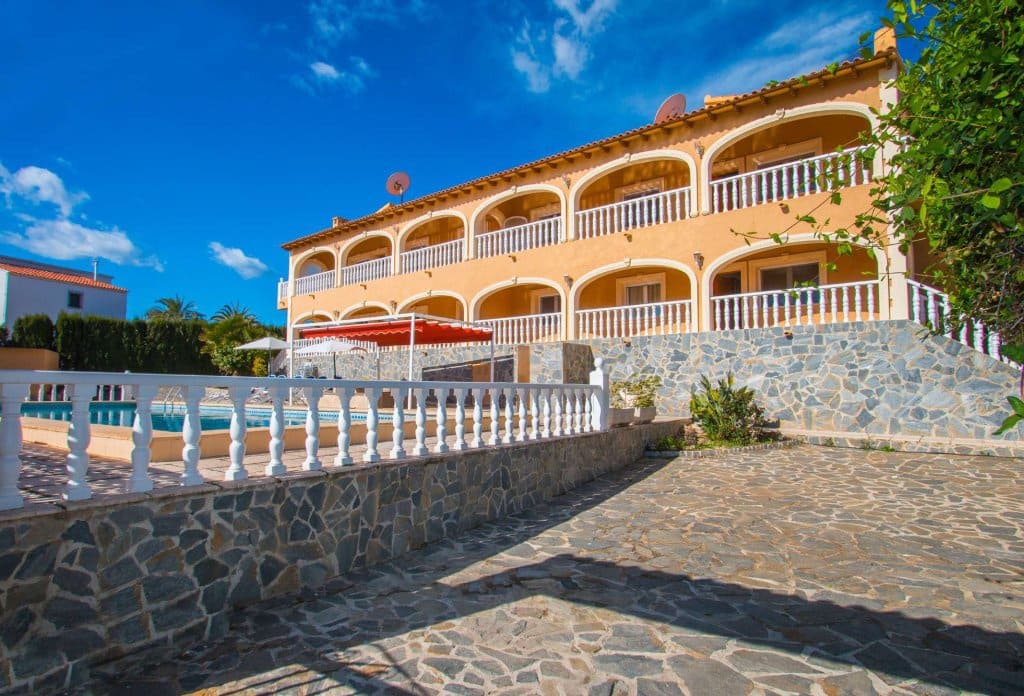 12 makuuhuone Huvila myytävänä paikassa Calpe / Calp mukana uima-altaan - 1 260 000 € (Ref: 10043960)