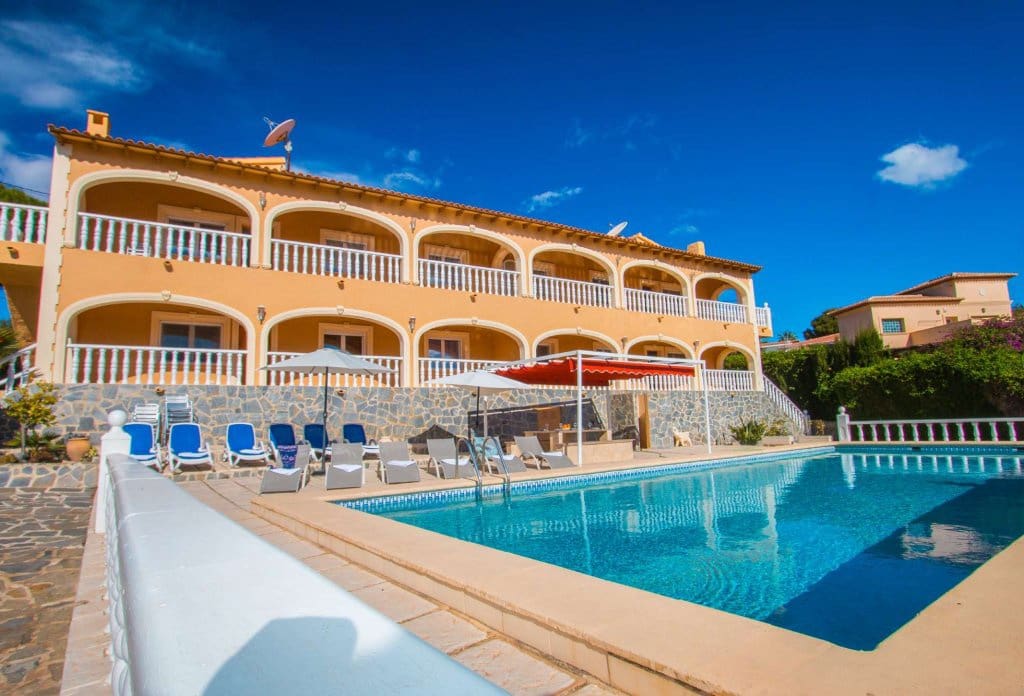 12 makuuhuone Huvila myytävänä paikassa Calpe / Calp mukana uima-altaan - 1 260 000 € (Ref: 10043960)