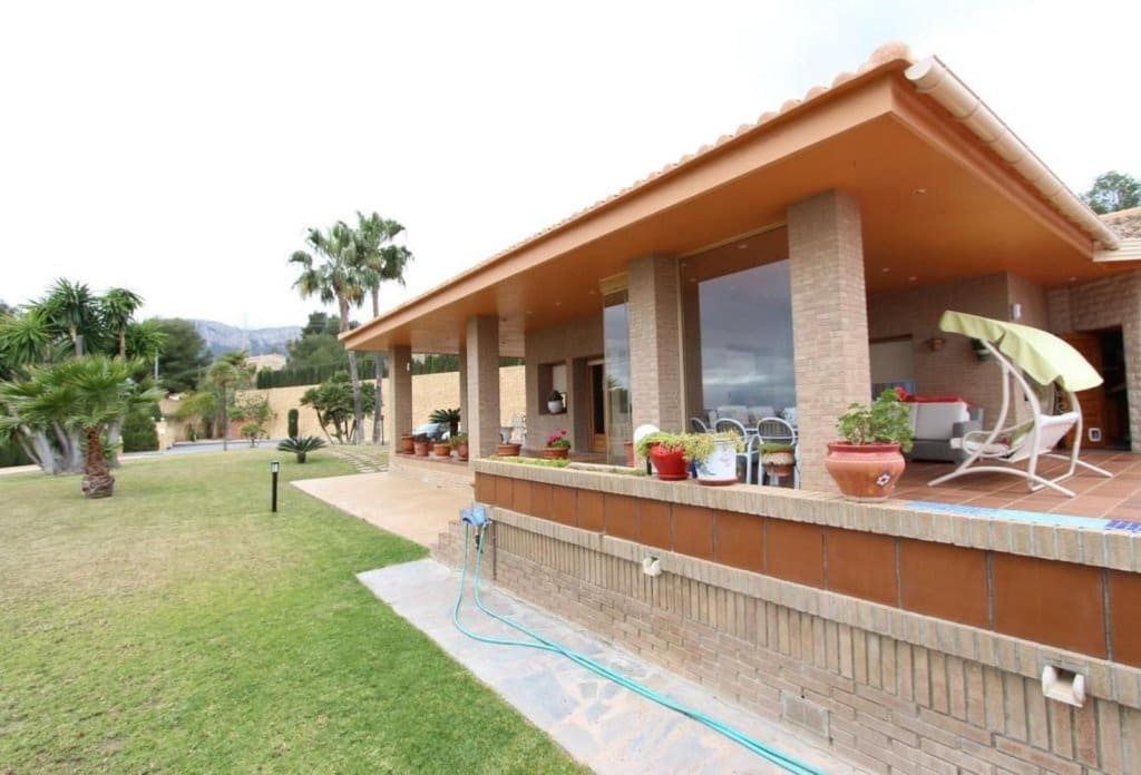 5 makuuhuone Huvila myytävänä paikassa Calpe / Calp mukana uima-altaan - 2 200 000 € (Ref: 10043970)