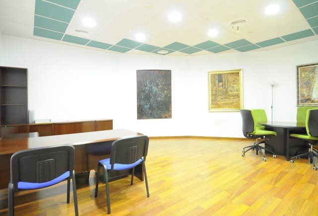 9 sovrum Kommersiell till salu i Pueblo, Calpe / Calp - 450 000 € (Ref: 10043978)