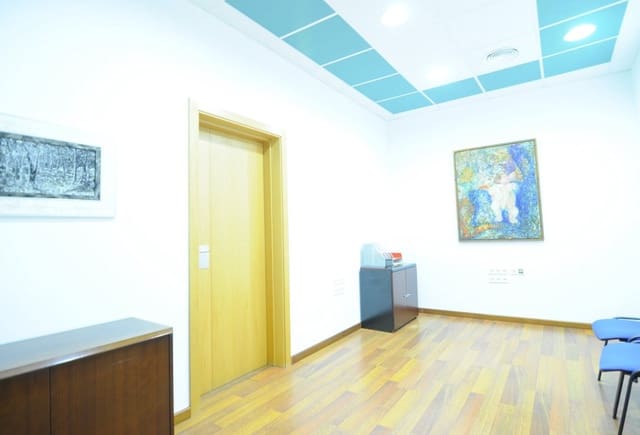 9 sovrum Kommersiell till salu i Pueblo, Calpe / Calp - 450 000 € (Ref: 10043978)