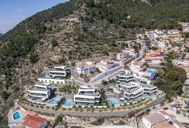 4 bedroom Villa for sale in Oltamar - Cucarres, Calpe / Calp with pool - € 1,850,000 (Ref: 10043979)