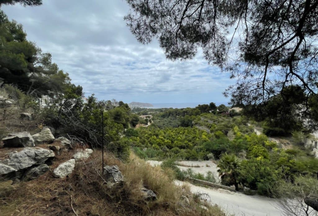 Ubebygd land til salgs i Moraira - € 840 000 (Ref: 10043987)