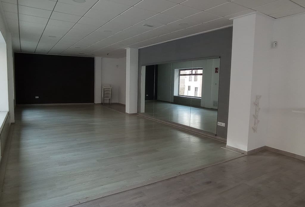 3 bedroom Commercial for sale in Calpe / Calp - € 200,000 (Ref: 10043988)