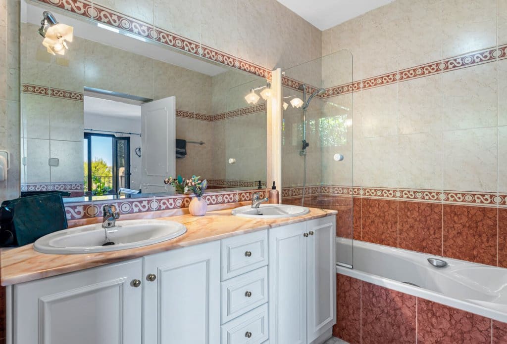 5 chambre Villa/Maison à vendre à Altea avec piscine - 1 590 000 € (Ref: 10044001)