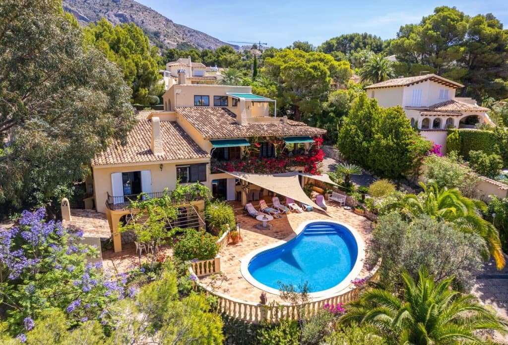 5 chambre Villa/Maison à vendre à Altea avec piscine - 1 590 000 € (Ref: 10044001)