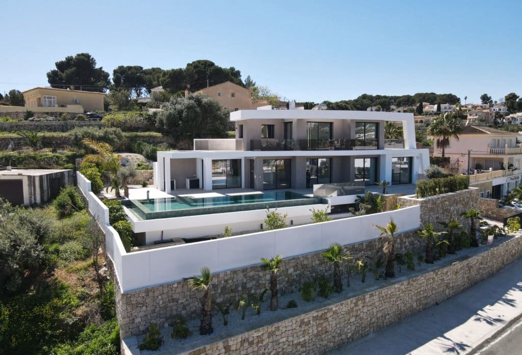 Chalet de 4 habitaciones en Benissa en venta con piscina - 3.195.000 € (Ref: 10044004)