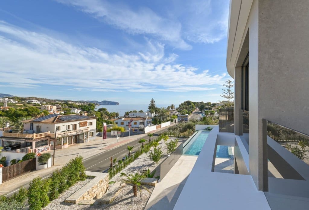 Chalet de 4 habitaciones en Benissa en venta con piscina - 3.195.000 € (Ref: 10044004)
