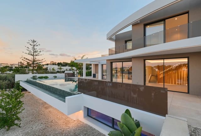 Chalet de 4 habitaciones en Benissa en venta con piscina - 3.195.000 € (Ref: 10044004)