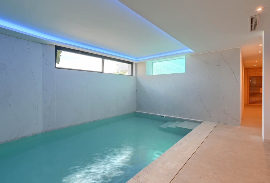 Chalet de 4 habitaciones en Benissa en venta con piscina - 3.195.000 € (Ref: 10044004)