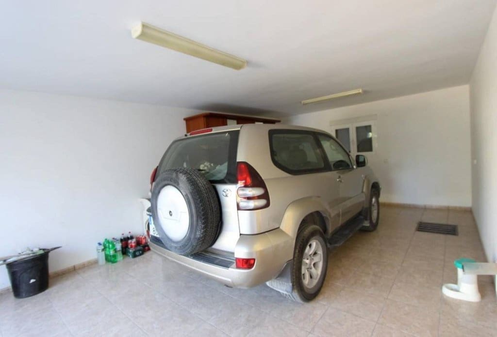 6 bedroom Villa for sale in Altea with pool - € 1,100,000 (Ref: 10079047)