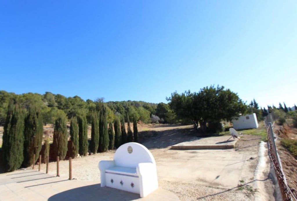 6 bedroom Villa for sale in Altea with pool - € 1,100,000 (Ref: 10079047)