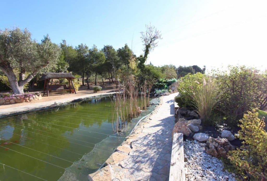 6 bedroom Villa for sale in Altea with pool - € 1,100,000 (Ref: 10079047)