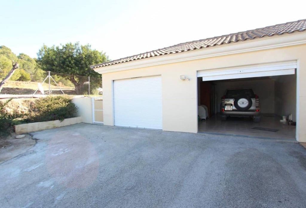 6 bedroom Villa for sale in Altea with pool - € 1,100,000 (Ref: 10079047)