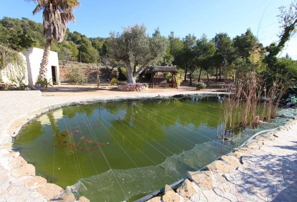 6 bedroom Villa for sale in Altea with pool - € 1,100,000 (Ref: 10079047)