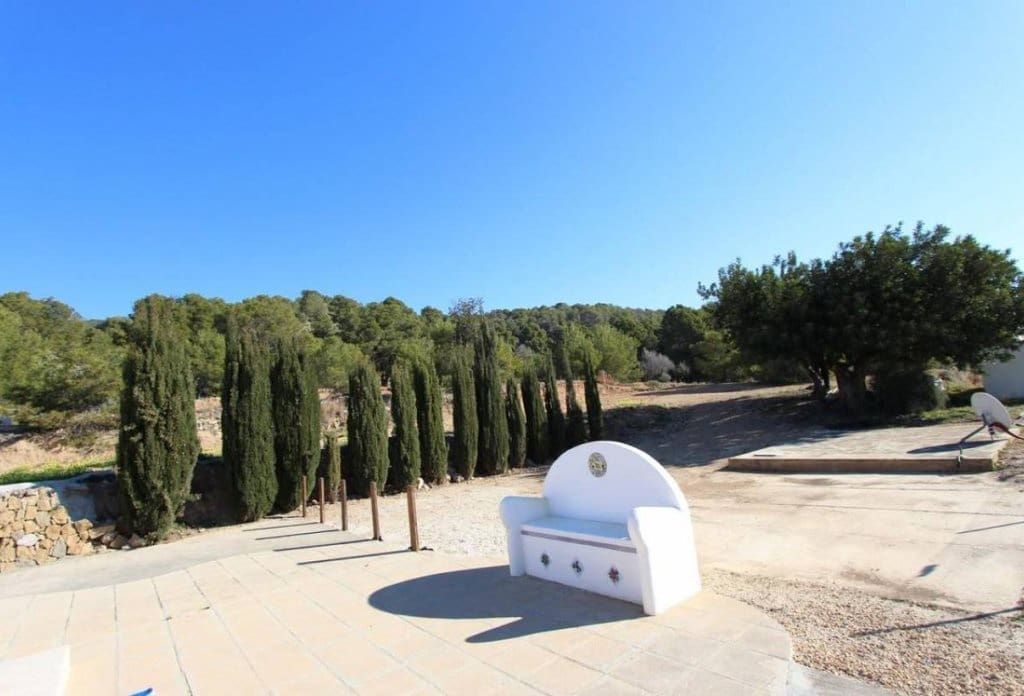6 bedroom Villa for sale in Altea with pool - € 1,100,000 (Ref: 10079047)