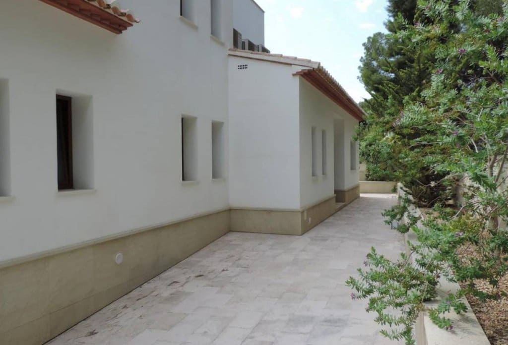 3 bedroom Villa for sale in Moraira with pool - € 2,500,000 (Ref: 10079048)