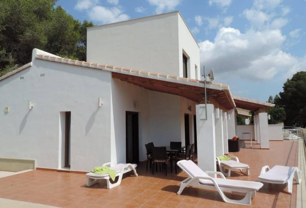 3 bedroom Villa for sale in Moraira with pool - € 2,500,000 (Ref: 10079048)