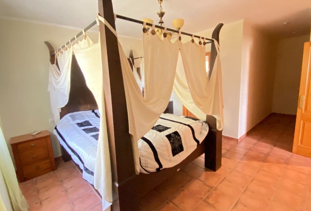 4 sypialnia Finka/Dom wiejski na sprzedaż w Jalon / Xalo z basenem - 795 000 € (Ref: 10079049)