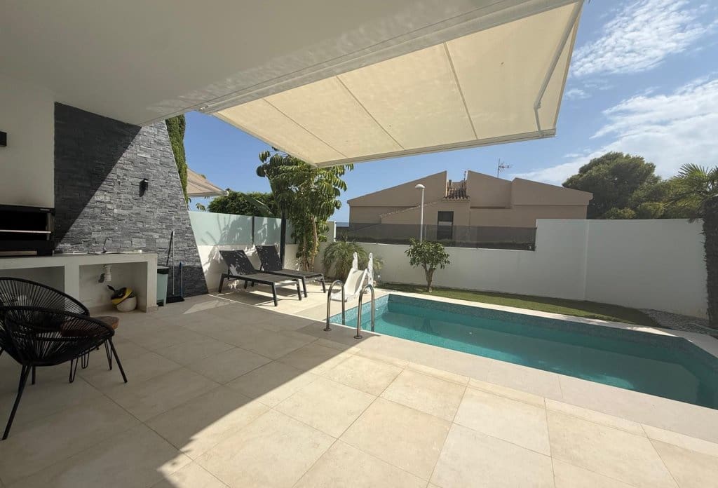 3 soveværelse Bungalow til salg i Calpe / Calp med swimmingpool - € 1.290.000 (Ref: 10079051)
