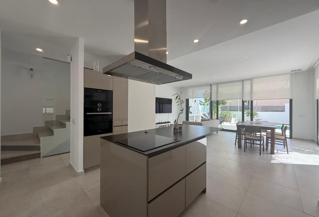 3 soveværelse Bungalow til salg i Calpe / Calp med swimmingpool - € 1.290.000 (Ref: 10079051)